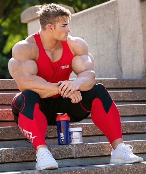 massive muscle morphs